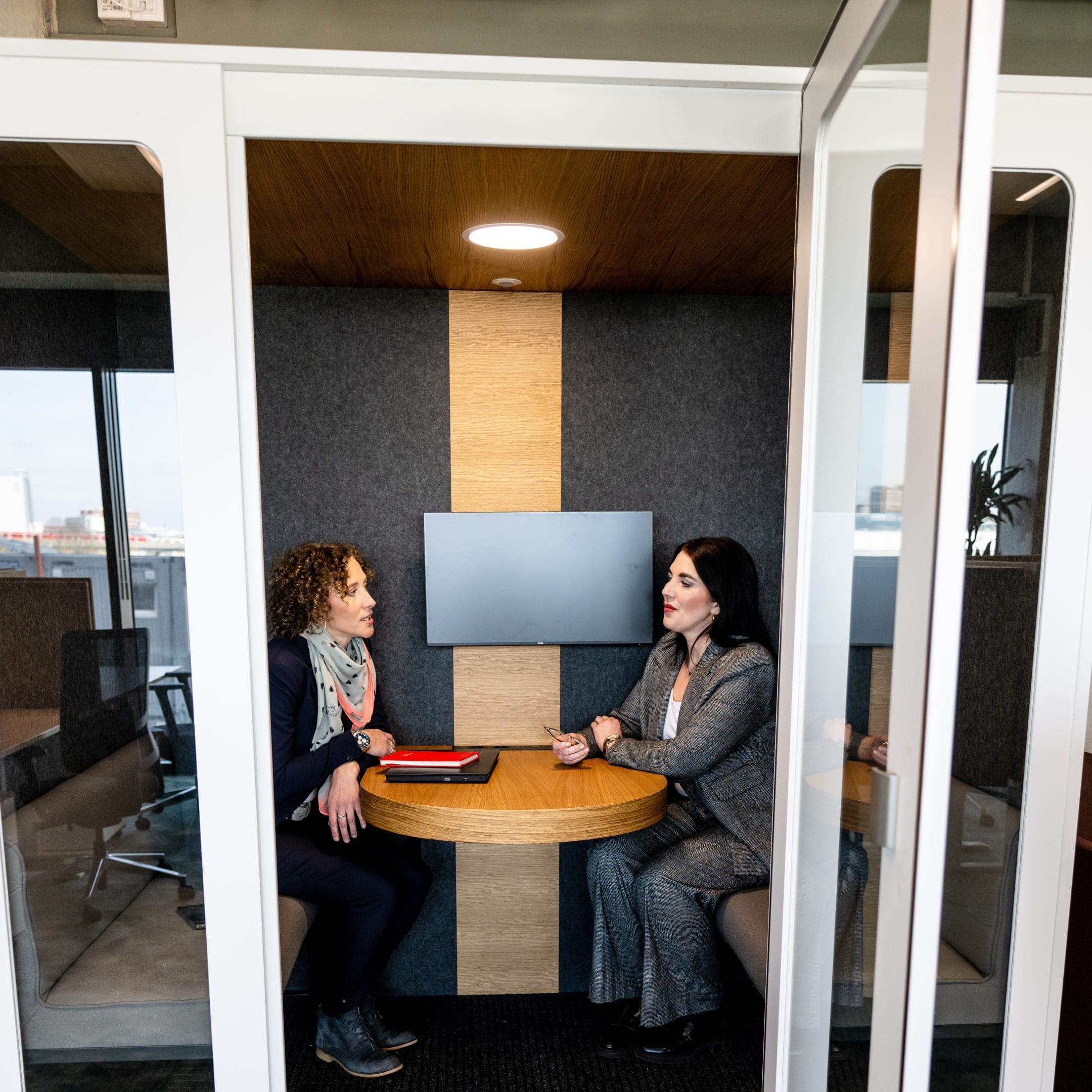 Phone booth for your videocalls and quiet space