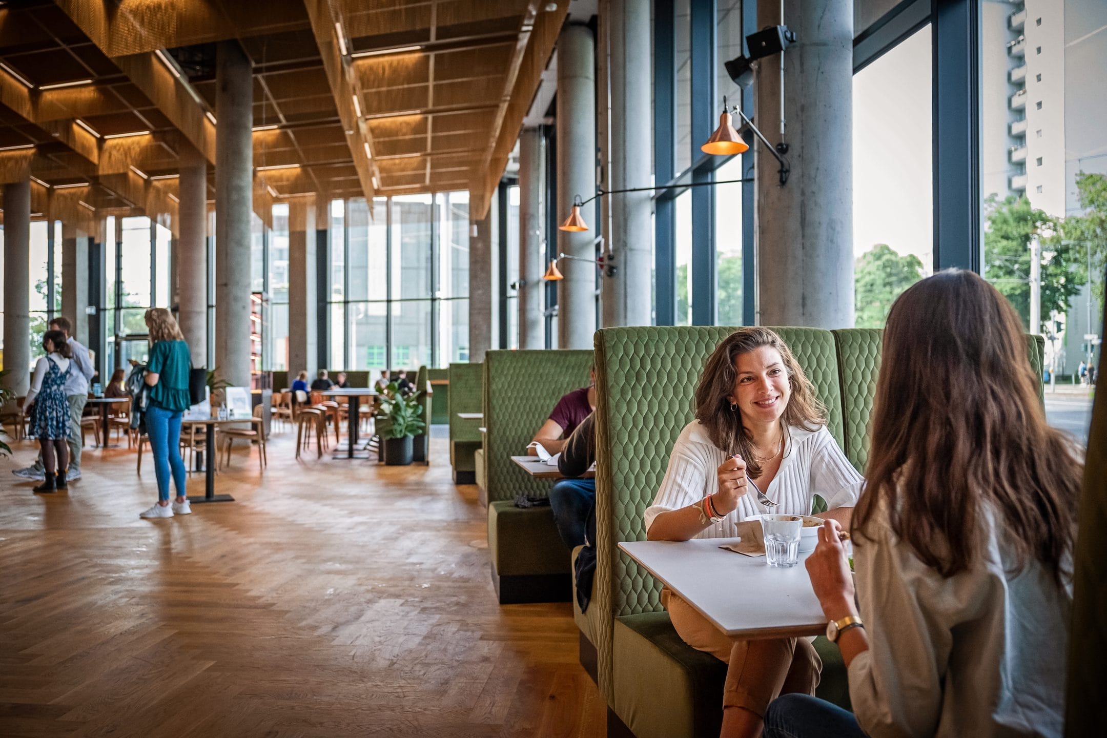 Modern amenities at EDGE Workspaces Berlin, designed to support your business operations efficiently.